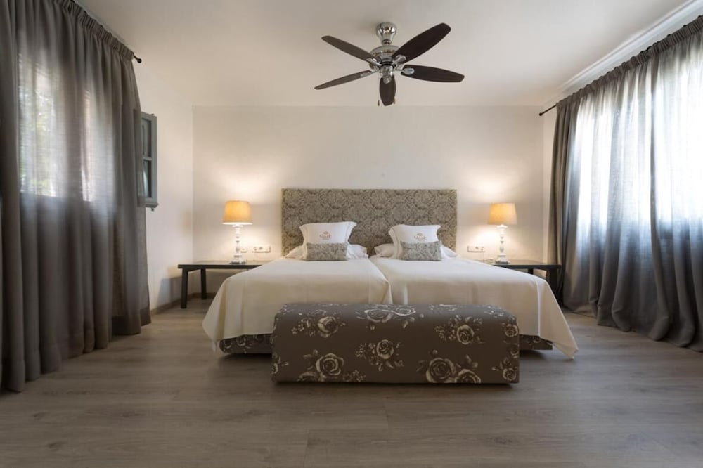 Hotel Rural Cas Pla 18/65