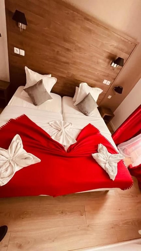 Jeff Hotel 32/60
