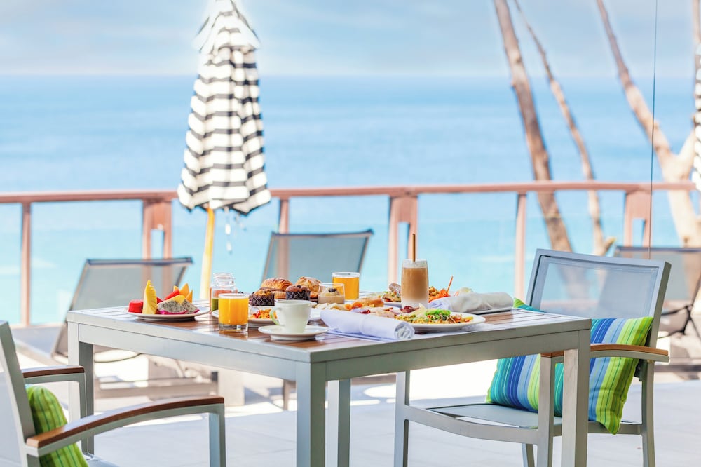 Pullman Phuket Arcadia Naithon Beach 60/75