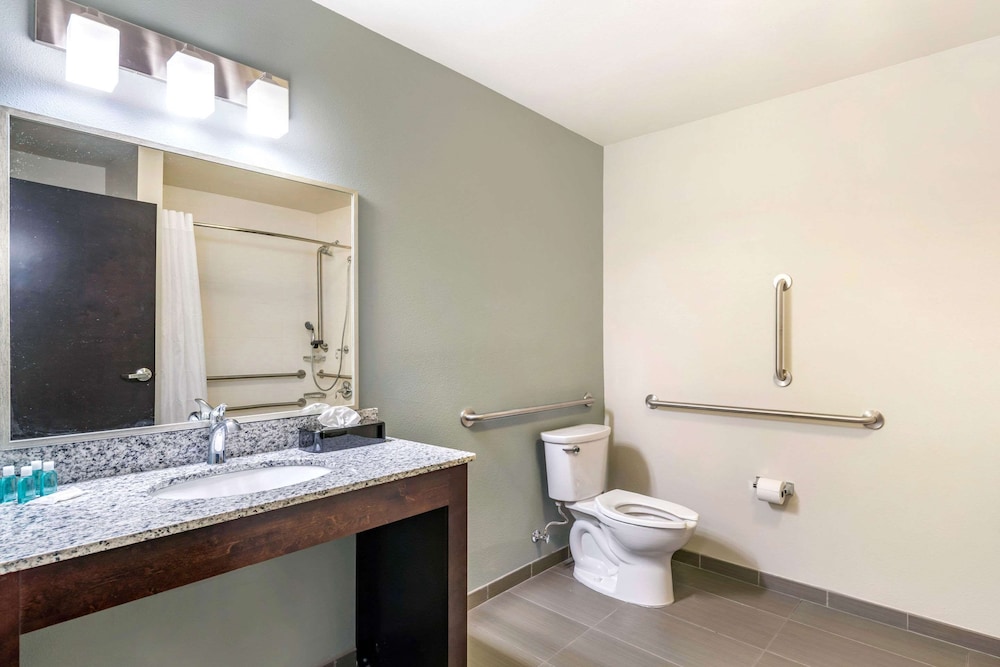 MainStay Suites Spokane Airport 42/43