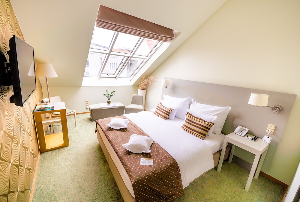 Deluxe, Twin Beds, Grandium Hotel Prague 9/10