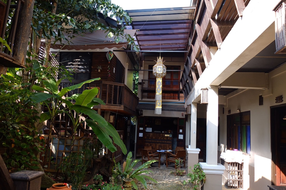 SAITHONG GUESTHOUSE 4/19