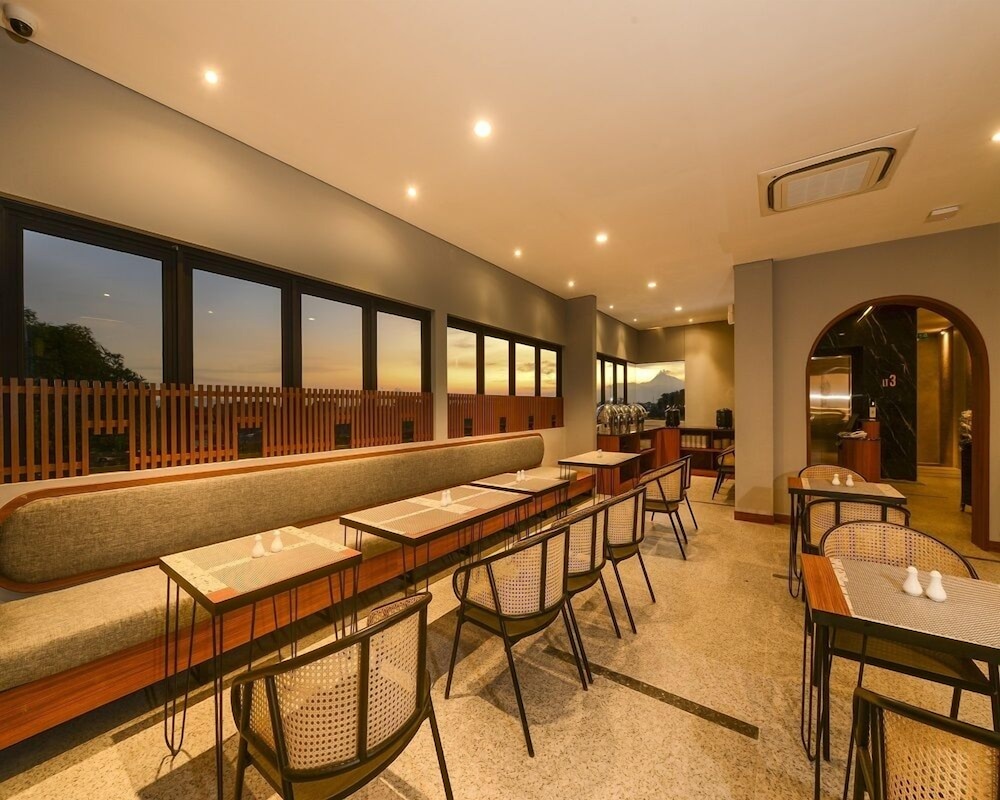 Nata Azana Hotel Solo 24/32