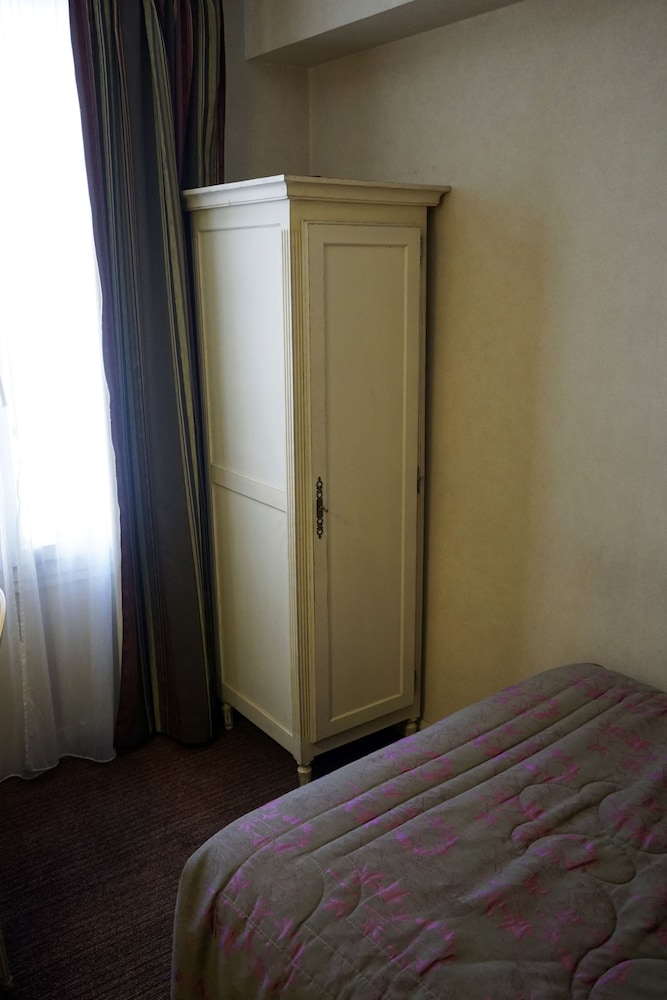 Hotel Riviera Elysees 49/95