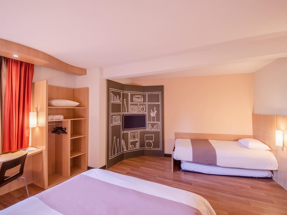 Ibis Sarlat 25/74