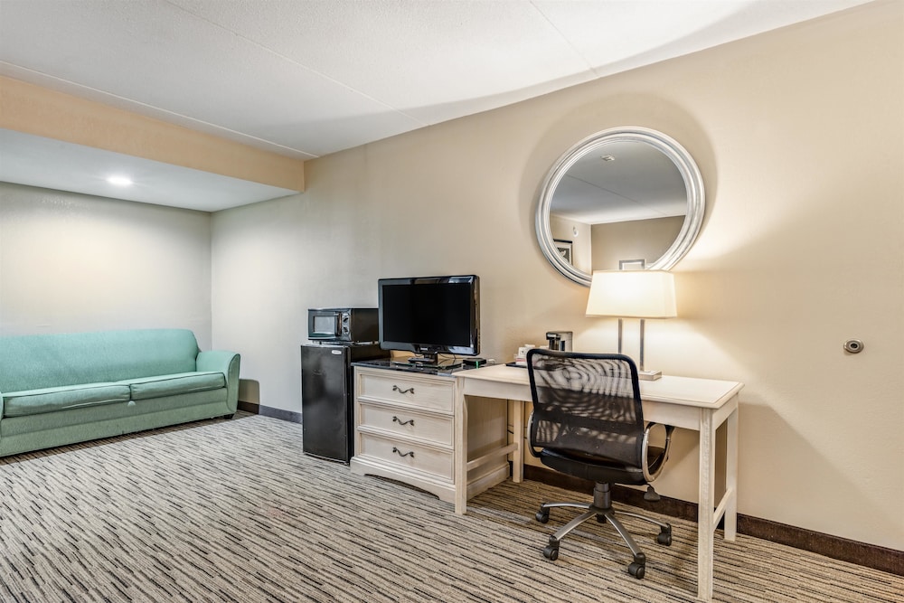 Surestay Hotel By Best Western Tupelo North 27/28