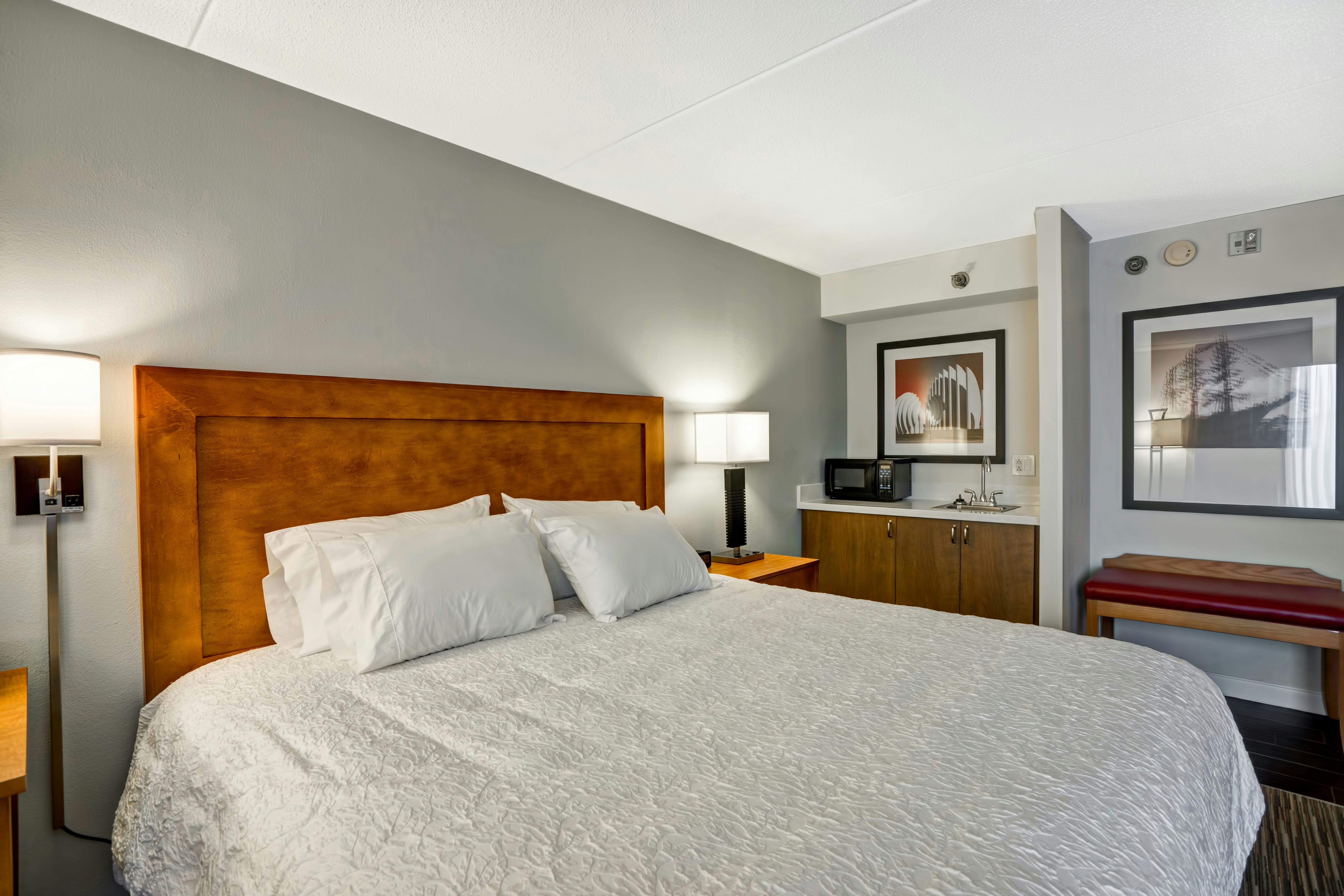 ROOM, KING BED
