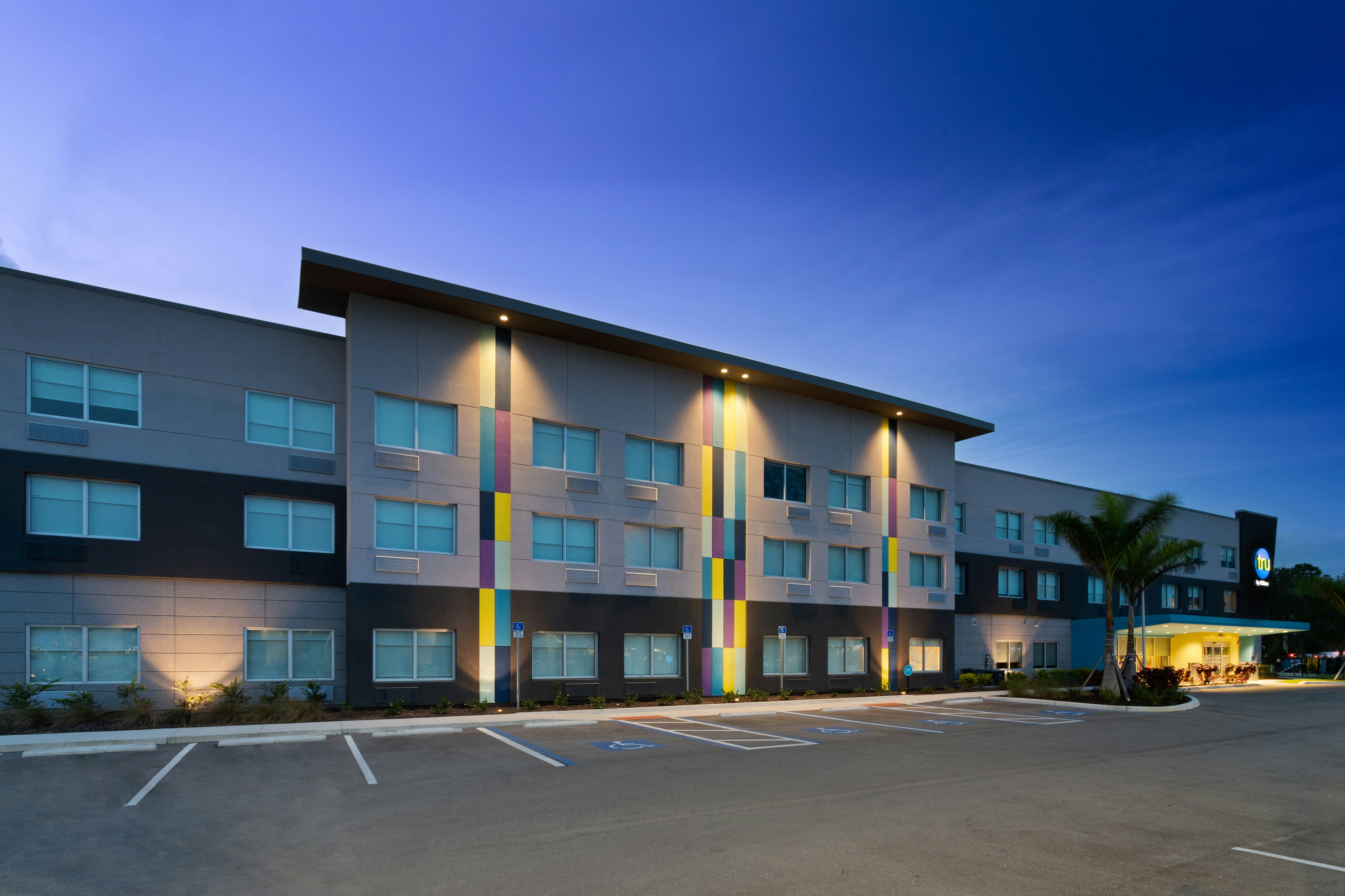 Tru By Hilton Bradenton I-75, FL in BRADENTON - FL