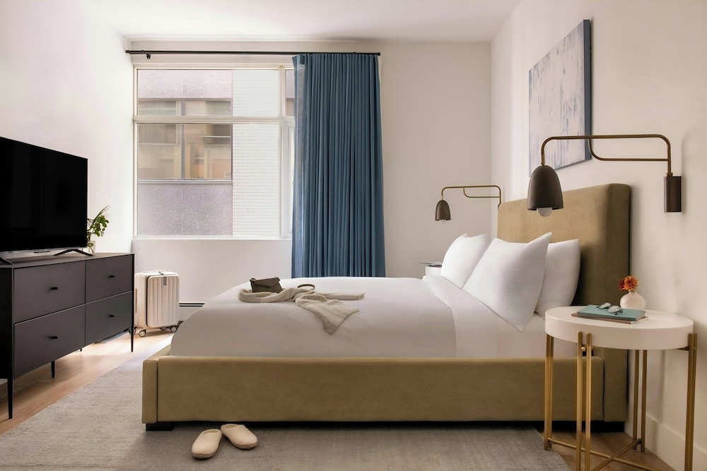 Room, King Bed