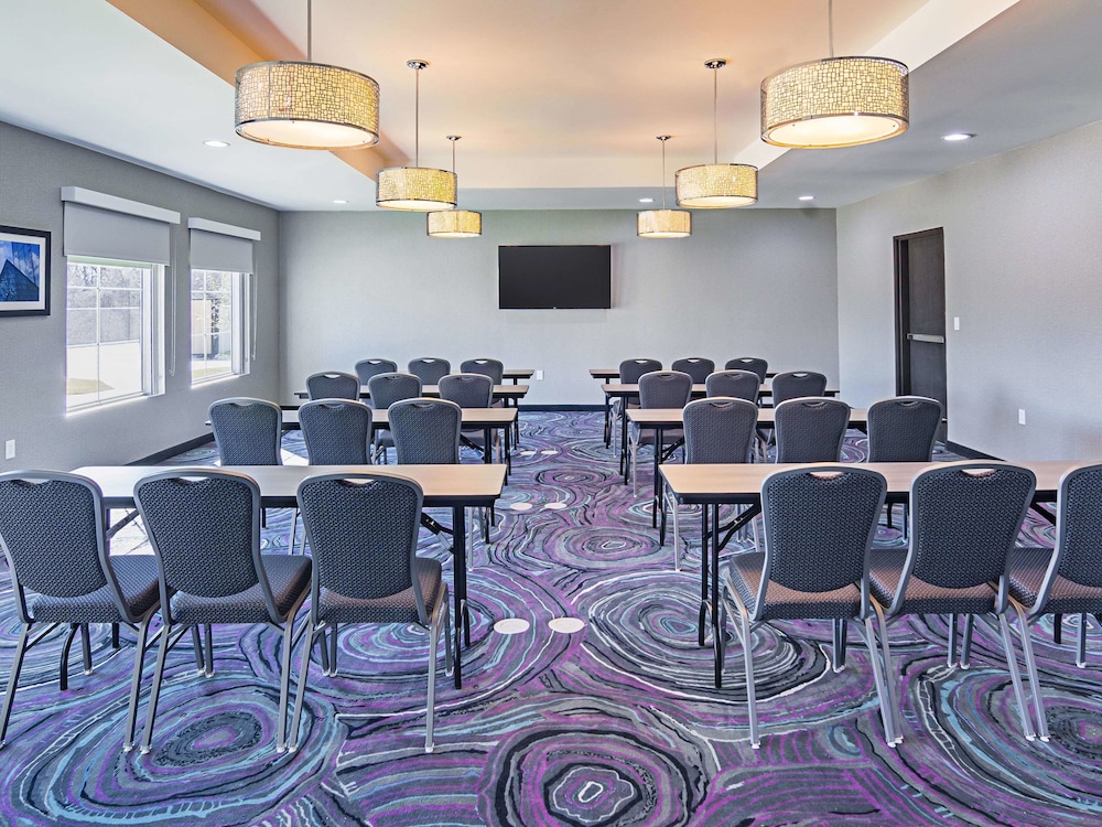 La Quinta Inn Suites By Wyndham Dallas Wylie 41/44