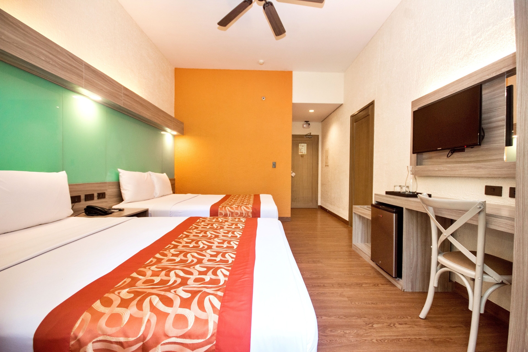 Room at Microtel by Wyndham Boracay, BORACAY