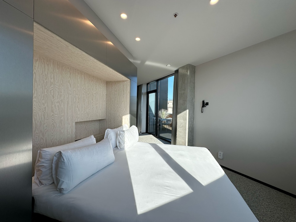 Suite, Double Bed