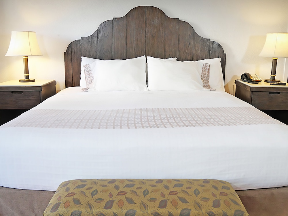 Y O Ranch Resort Hotel 25/55