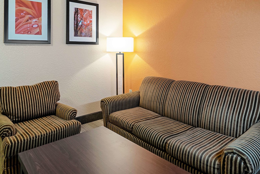 Quality Inn & Suites Robbinsville NC 23/37