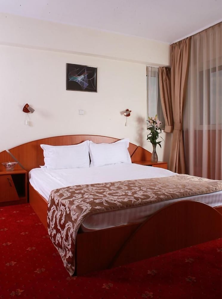 Hotel Moldova 18/80
