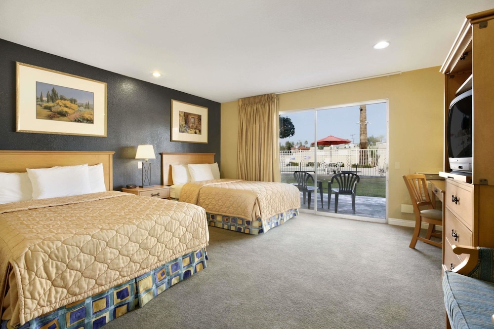 Sol Springs Inn 8/50