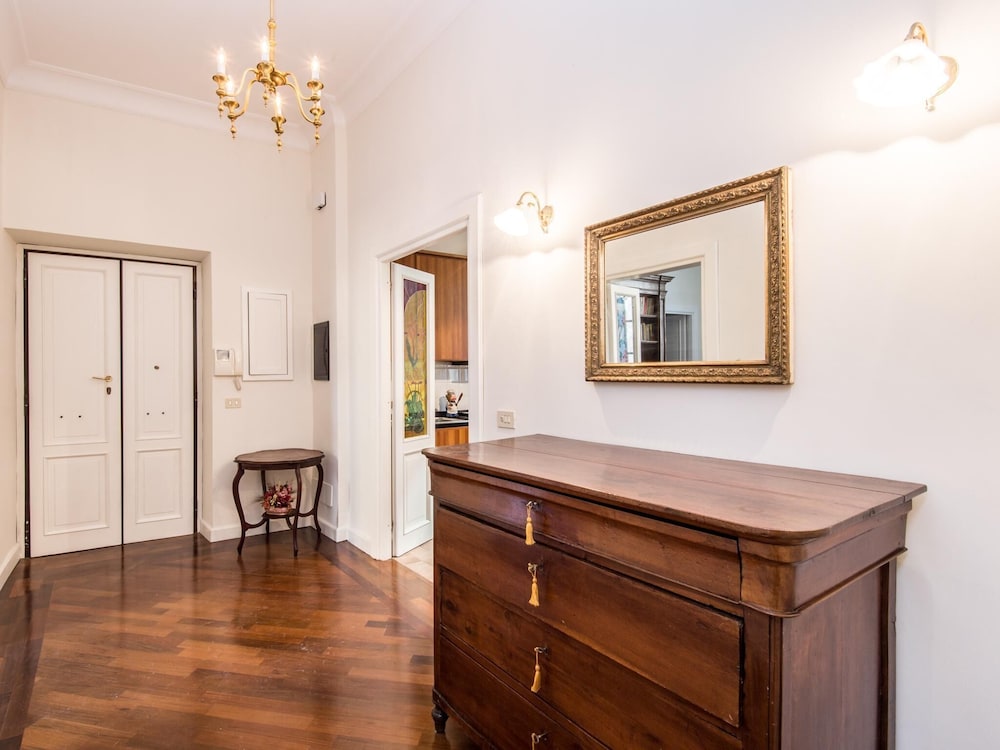 RSH Luxury Vatican Four Bedroom Apartment 1/36