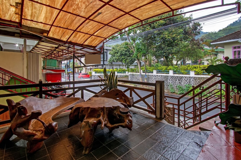 OYO 90031 Villa Papada 18/23