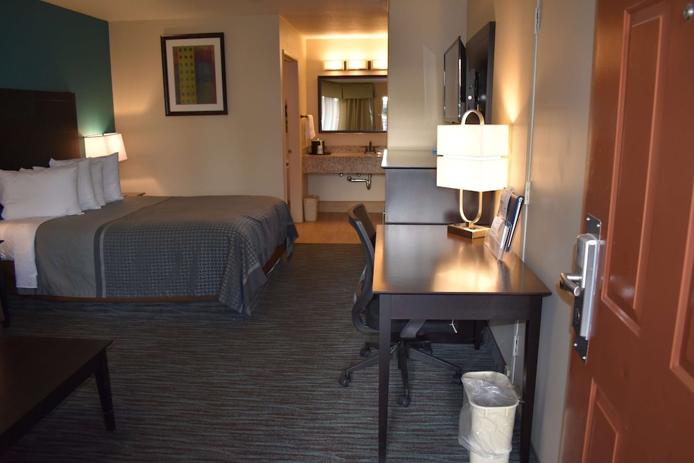 Best Western Apricot Inn 16/29
