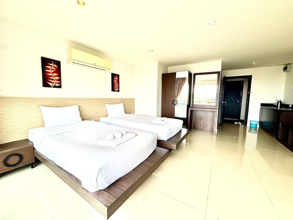 Basic, Twin Beds, Oceanview Treasure Hotel & Residence 8/10