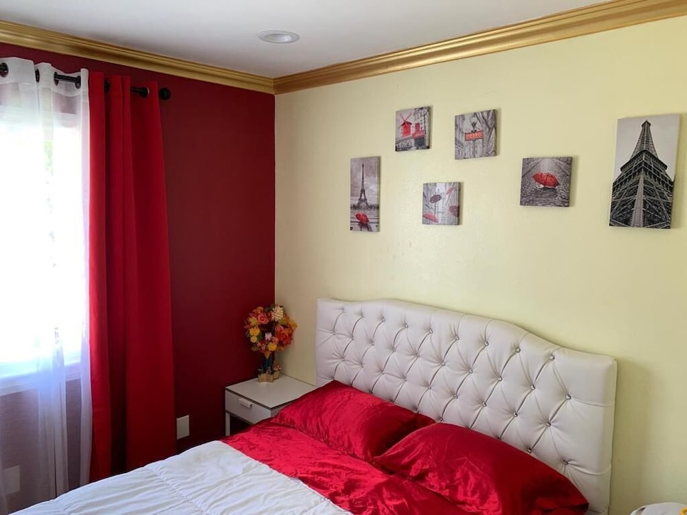 LAX Guest House 11/36