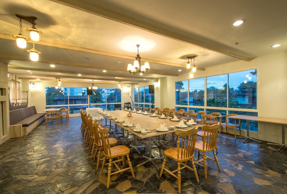Prachuap Grand Hotel 41/43