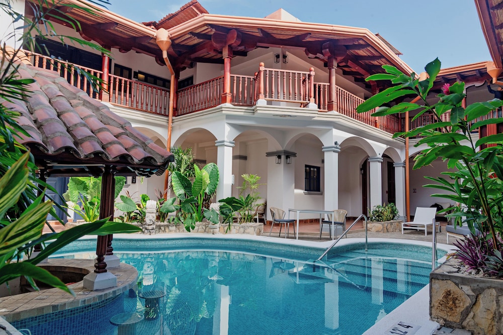 Hotel Colonial Granada 4/48