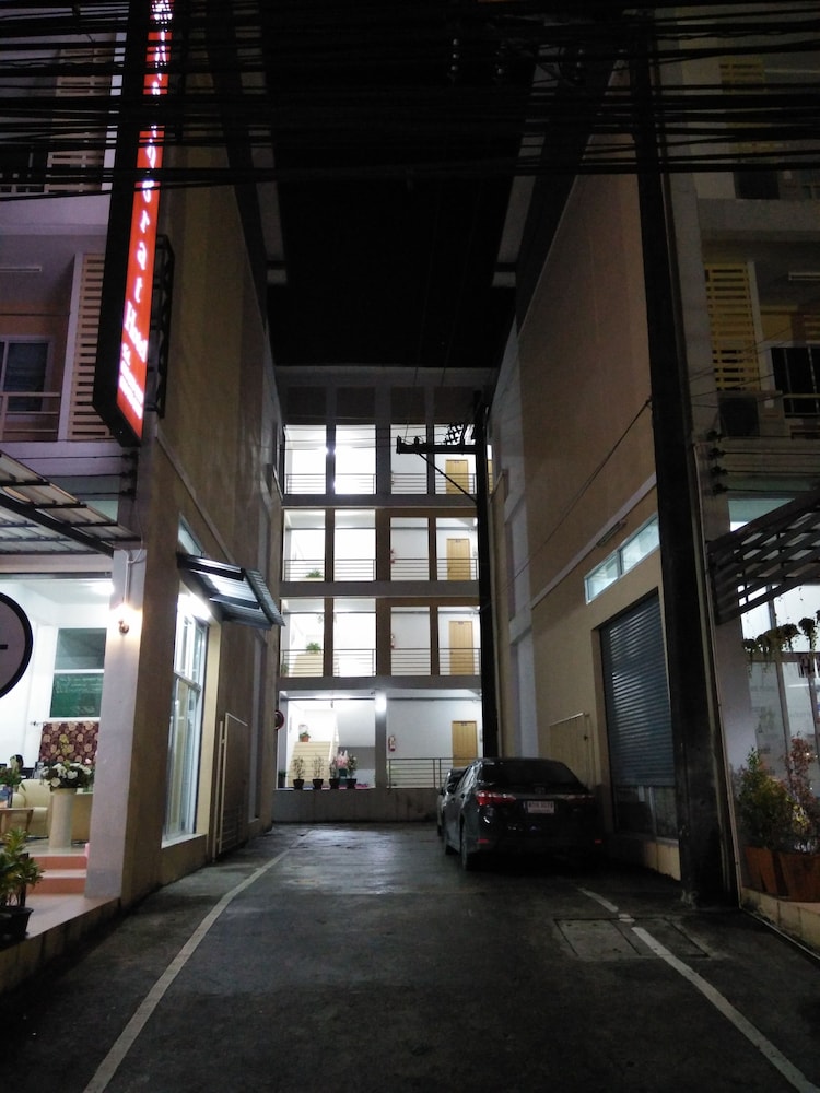 Rueangrat Hotel 6/51