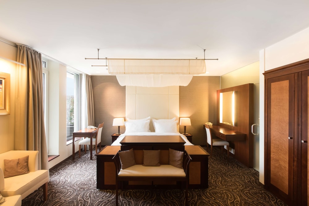 Radisson Blu Carlton 23/73