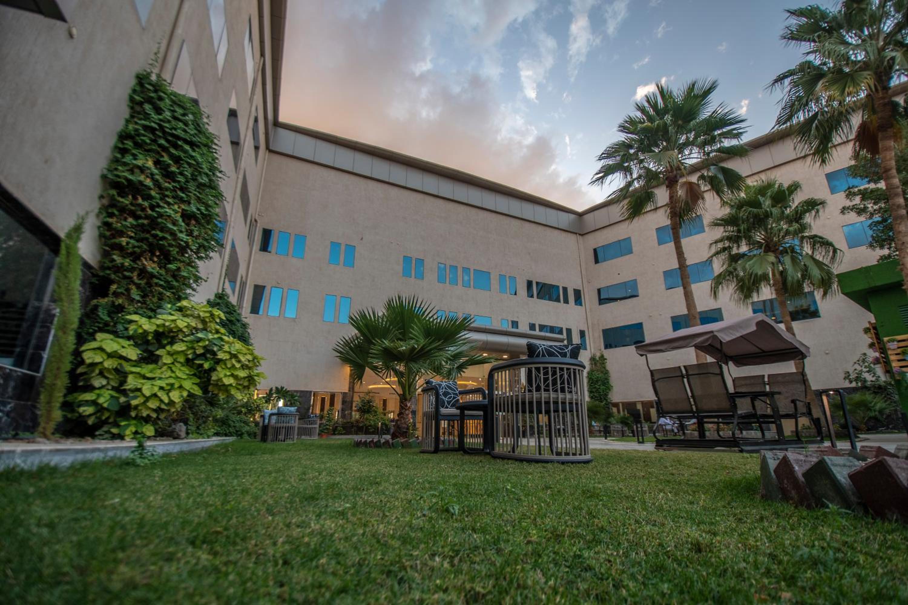 فندق ديستريكت نجران(The District Hotel Najran) 24/24