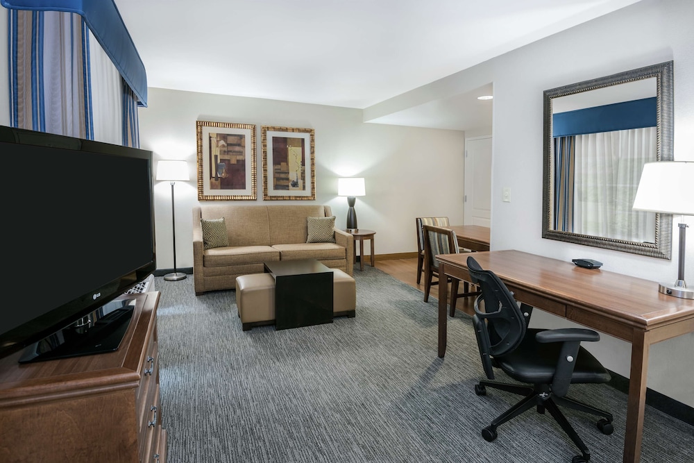 Homewood Suites by Hilton Laredo at Mall del Norte 49/75