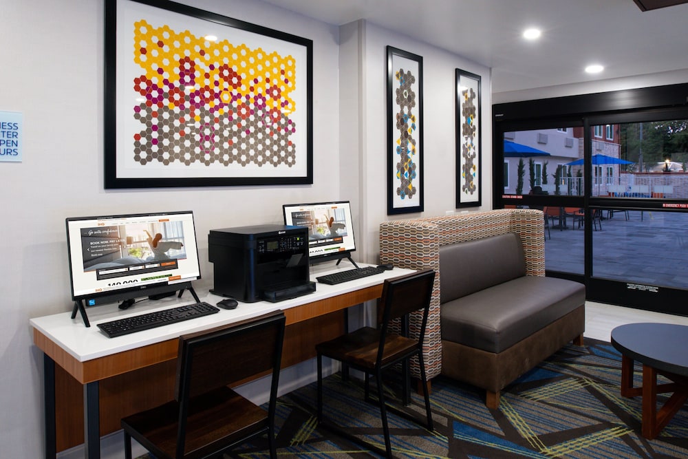 Holiday Inn Express Santa Rosa North An Ihg Hotel 32/40