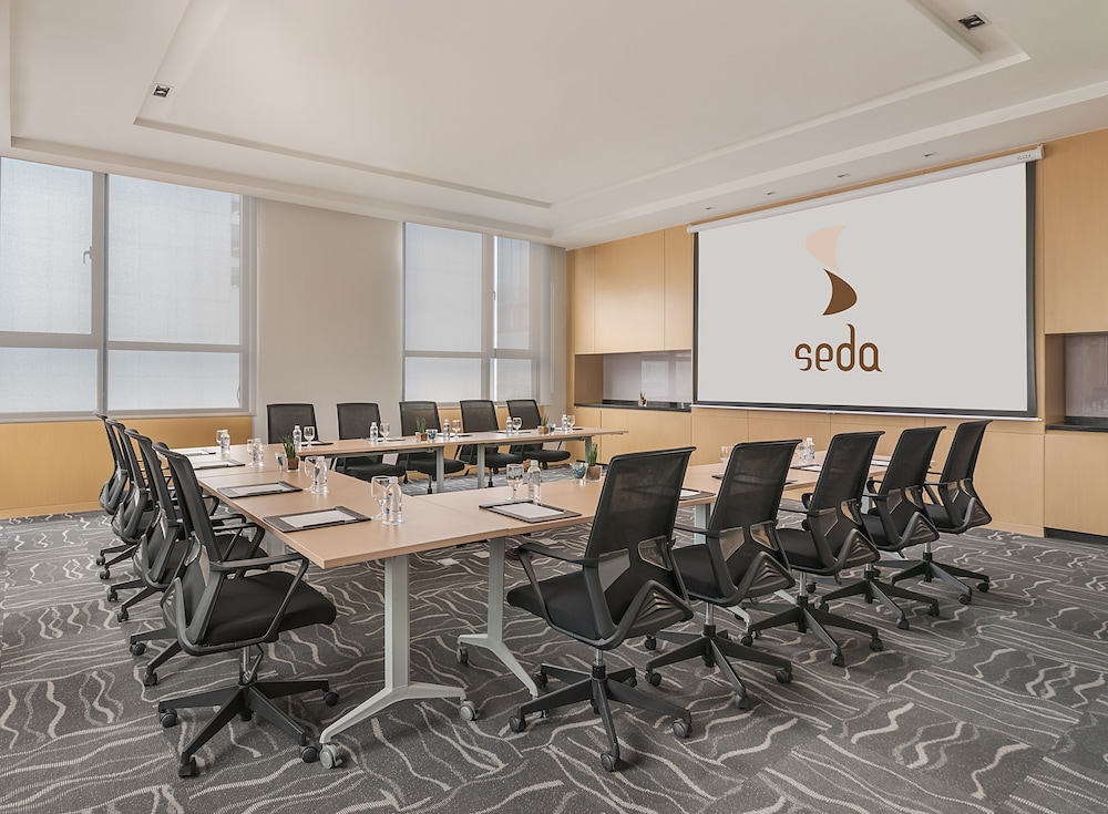 Seda Bonifacio Global City 46/48