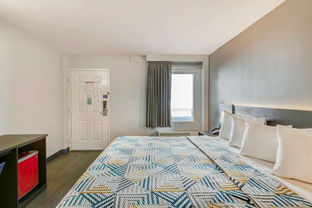 Motel6 Atlanta, GA - Midtown 30/50