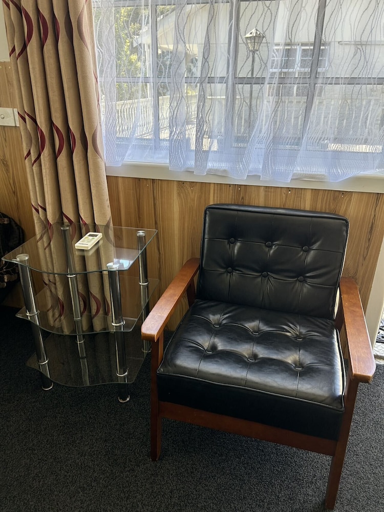 Tudor Motor Lodge 10/47