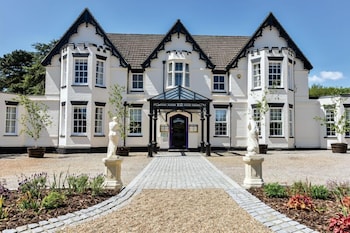 The Carlton Manor Hotel 1/36