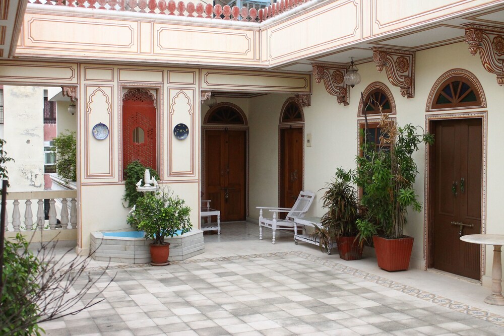 Hotel Madhuban 4/51