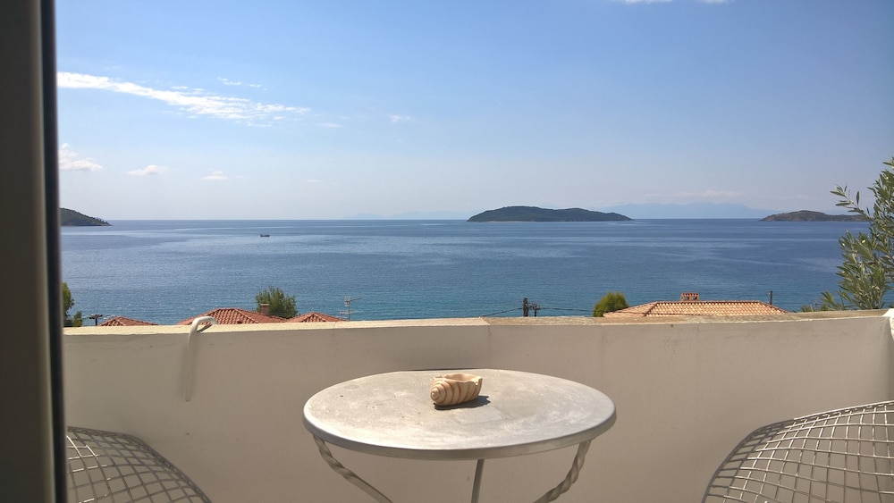 Azalea View Skiathos Studios 65/73