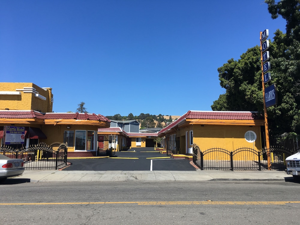 Harris Motel 1/59