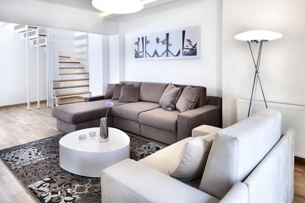 NURU ZIYA SUITES 50/82