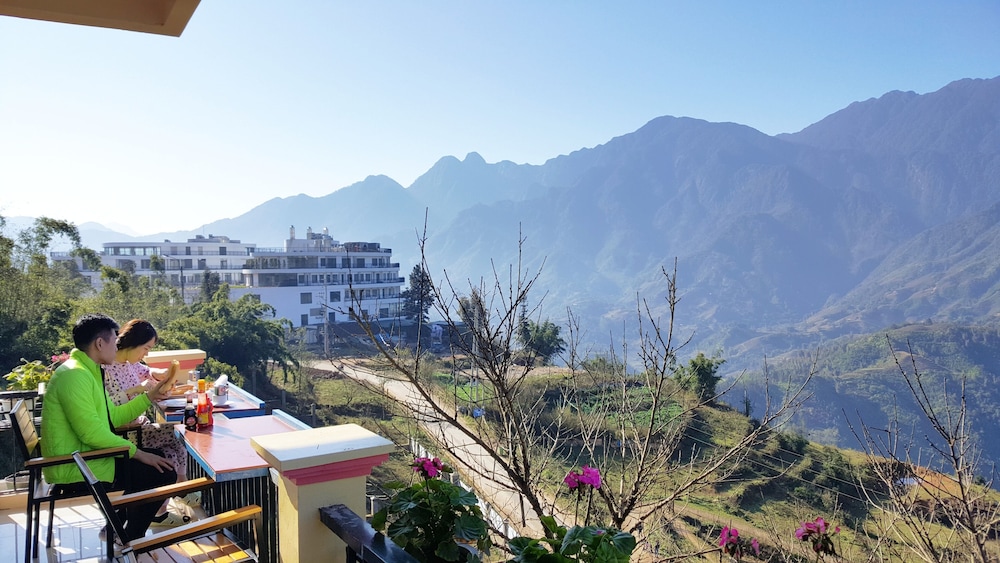 Muong Hoa View Hotel 24/26