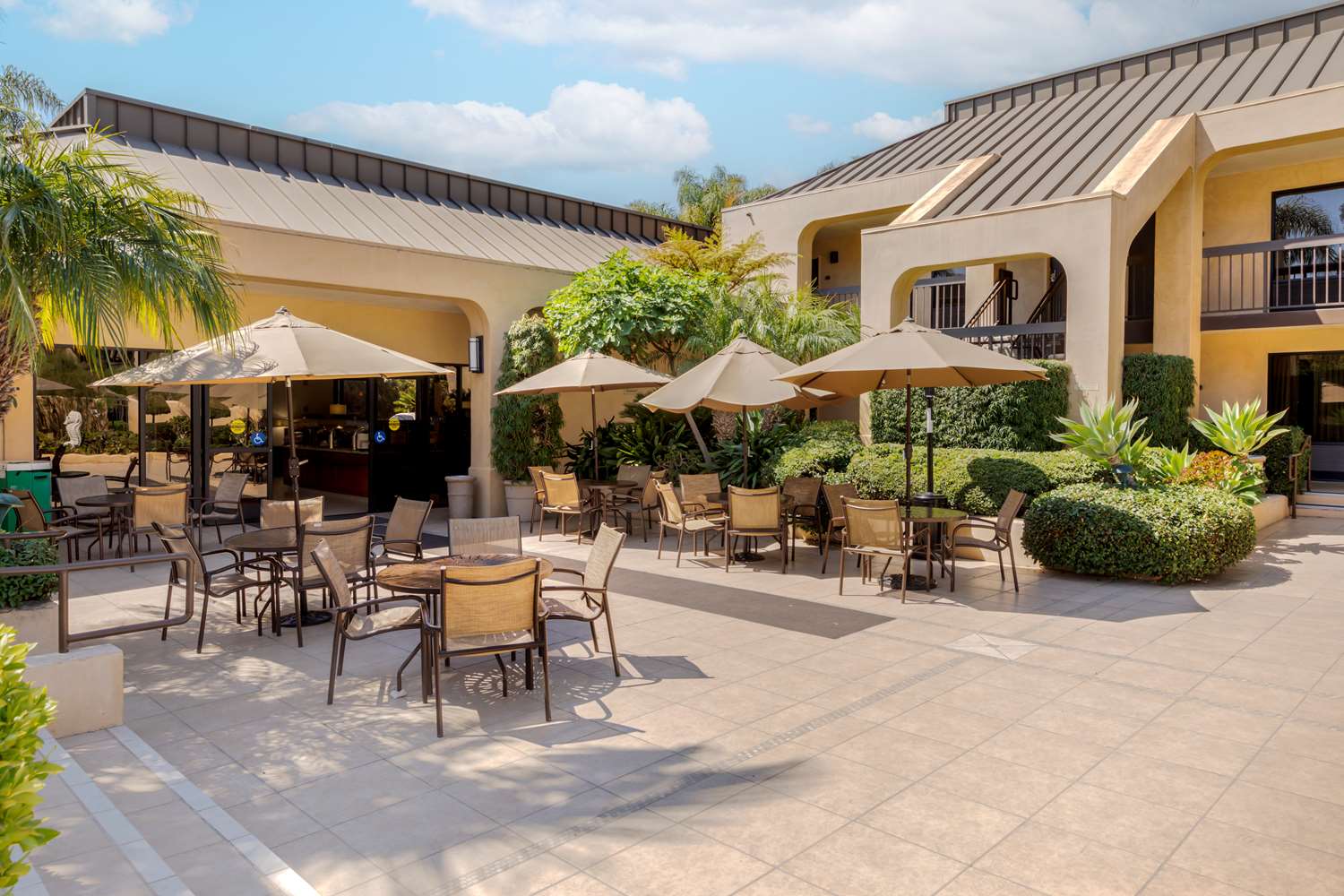 Best Western Plus South Coast Inn 41/72