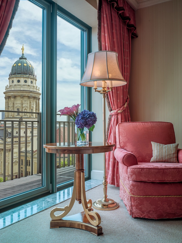 REGENT BERLIN 22/34
