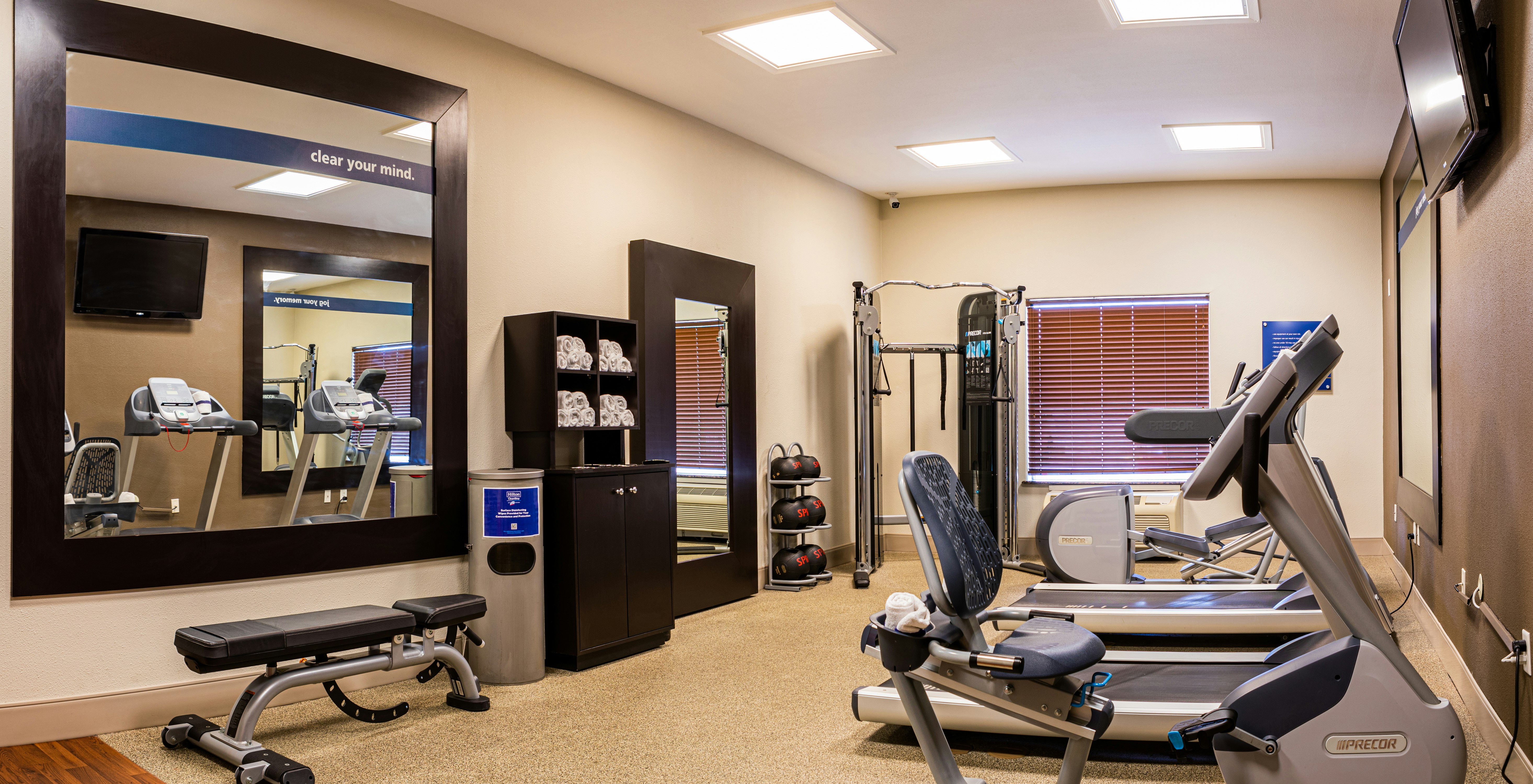 Hampton Inn Suites Boerne 25/63