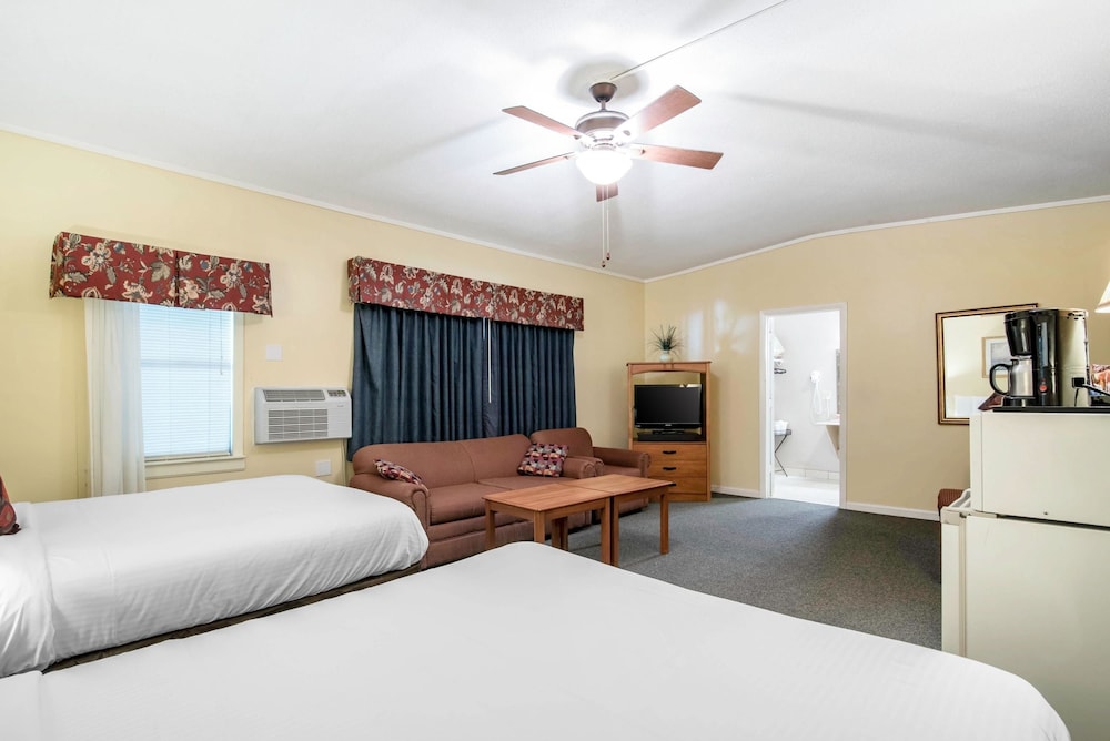 Econo Lodge Inn & Suites Tilton 22/38