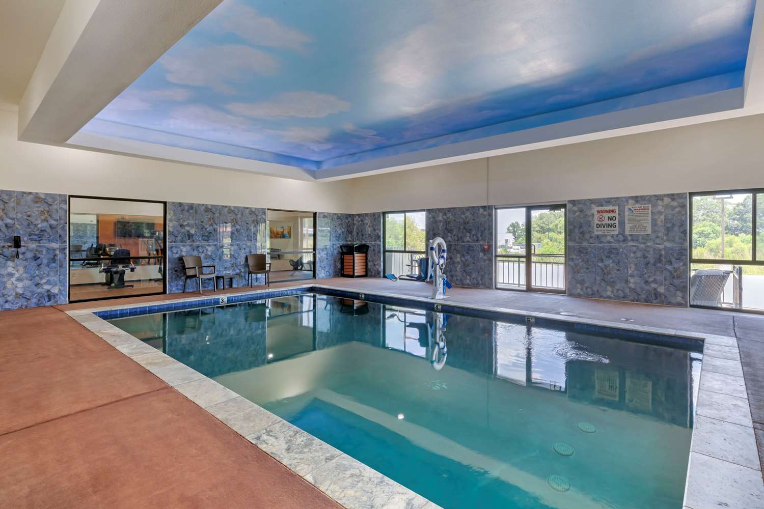 Comfort Suites West Monroe near Ike Hamilton Expo Center 4/13