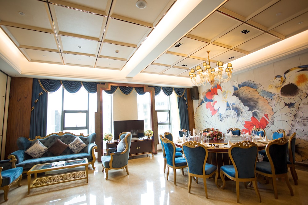 Days Hotel and Suites by Wyndham Ivy Zunyi 15/16