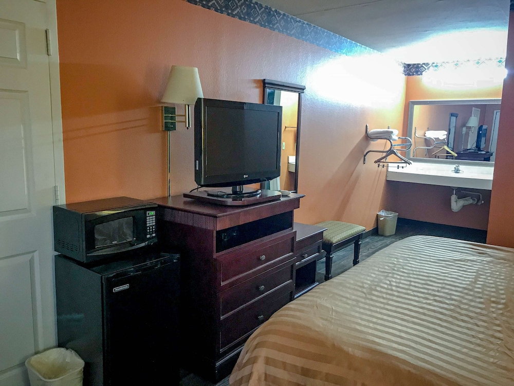 Motel6 Ozark, AR 21/24
