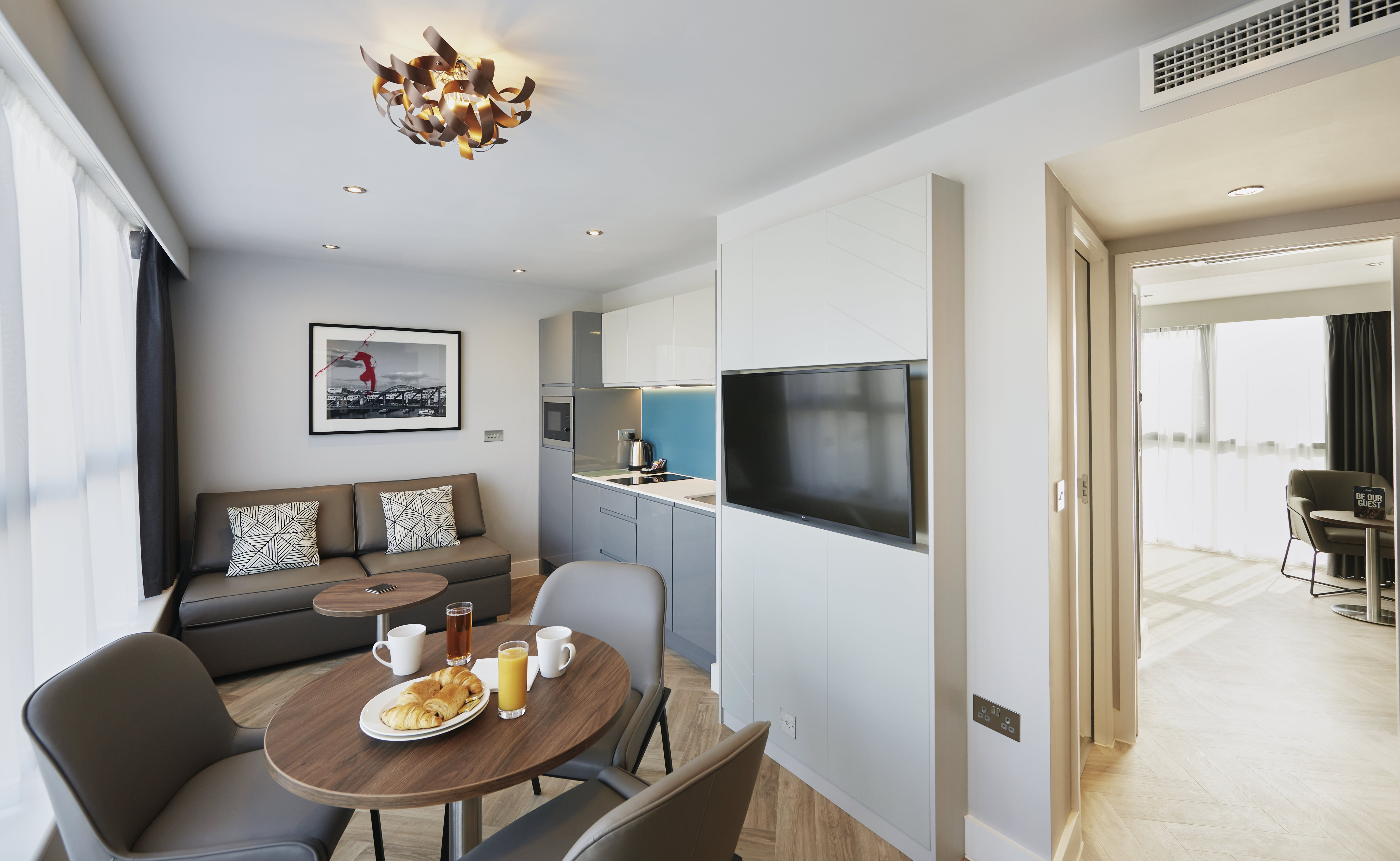 Roomzzz Newcastle 48/68