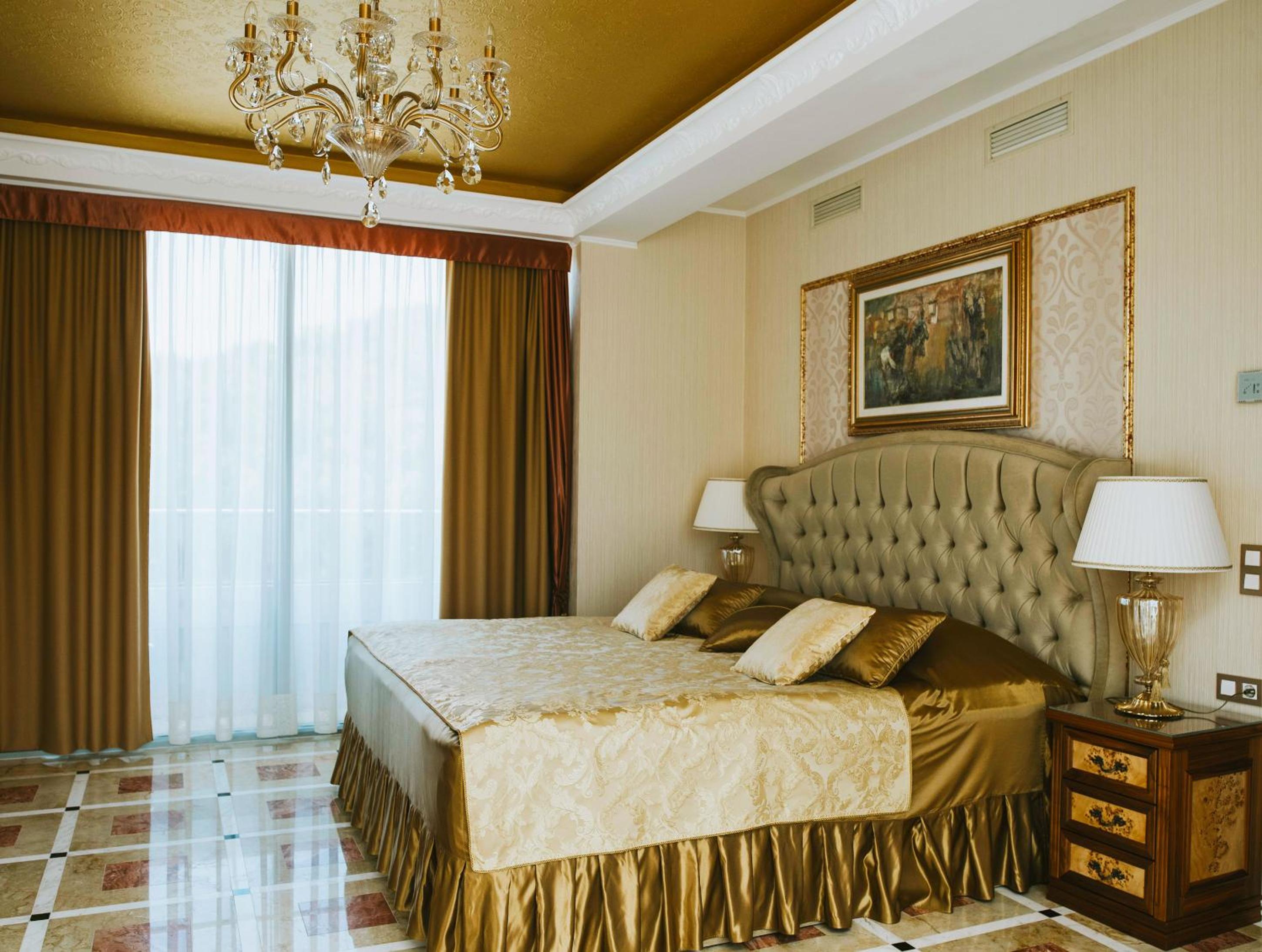 Suite, King Bed